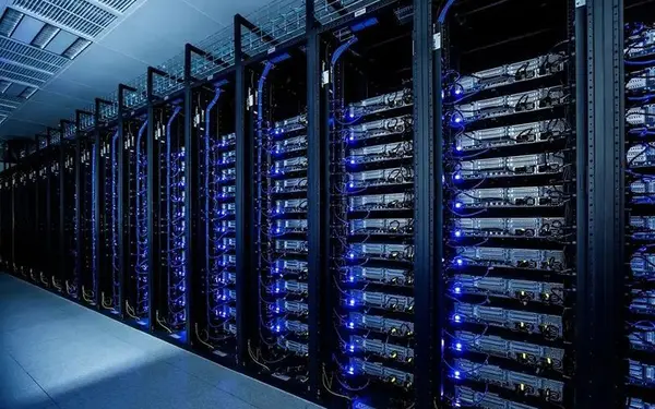 Liquid-cooling quick connector for AI data centers